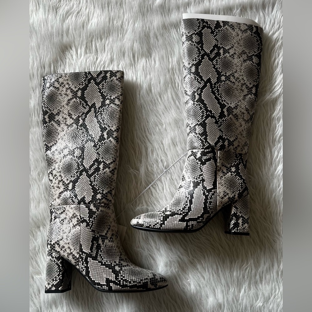 Snake Print Knee-High Block Heel Boots - White/Black